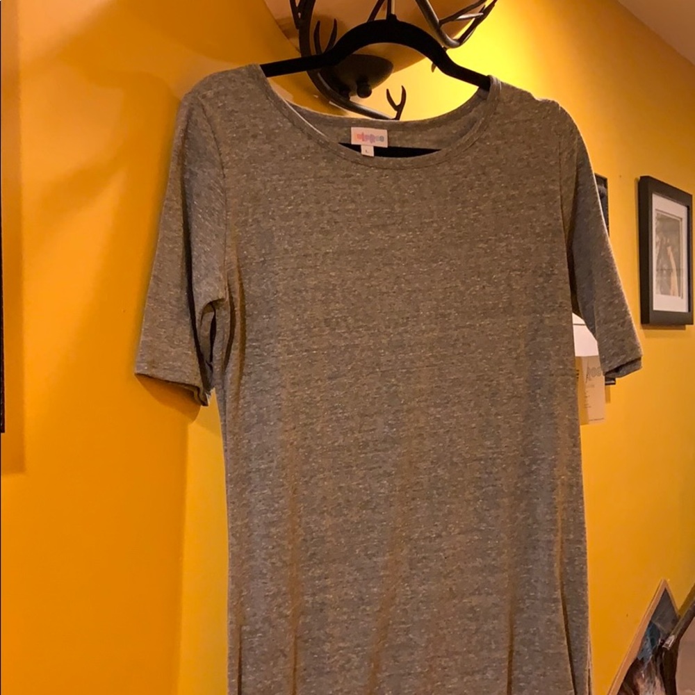 🔥NEW🔥 Lularoe julia large grey t shirt material